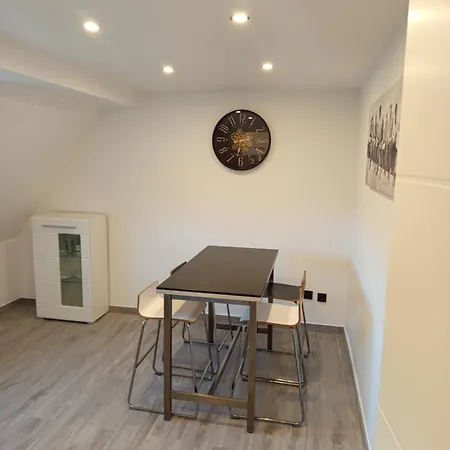 Bebel Lejlighed Leverkusen