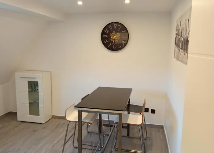 Bebel Lejlighed Leverkusen